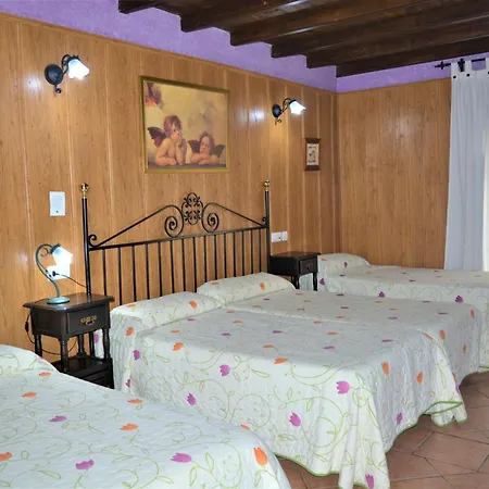 호텔 Hospedium Rural Soterrana Madroñera