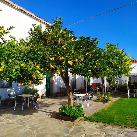 Szálloda Hospedium Rural Soterrana Madroñera