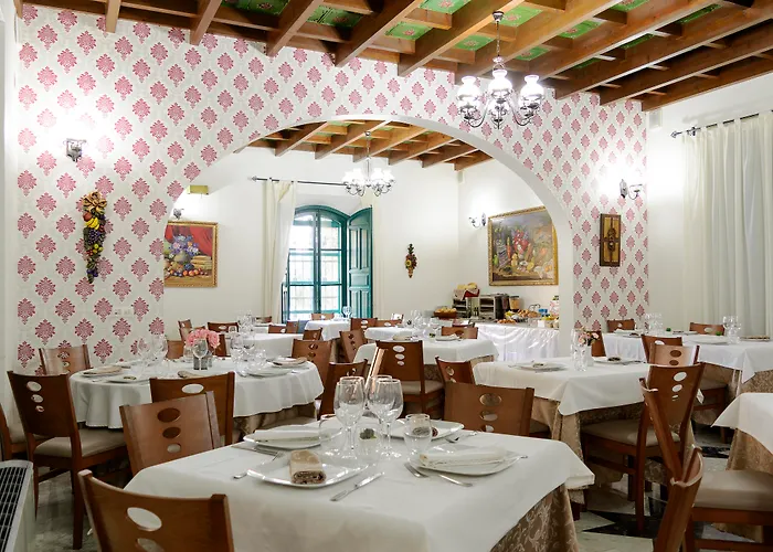 Hospedium Rural Soterrana מלון Madroñera