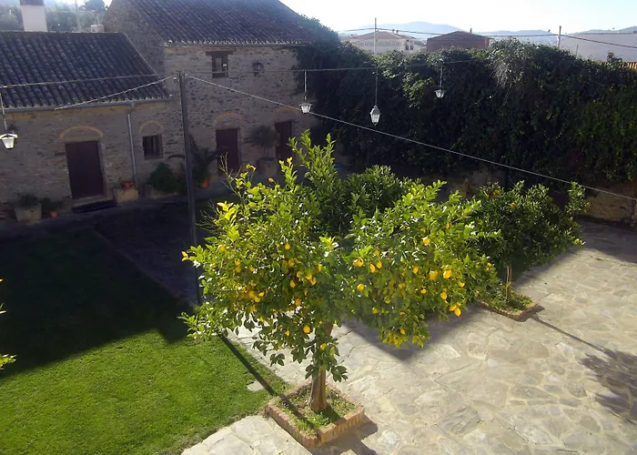 Hospedium Rural Soterrana Madronera